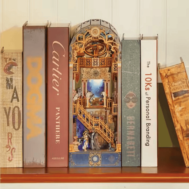 Book Nook Boekensteun "Spacetime Museum"- DIY Pakket
