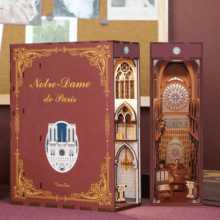 Book Nook Boekensteun "Notre Dame" - DIY Pakket