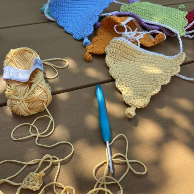 Feest vlaggetjes haken KLEUR - DIY Pakket